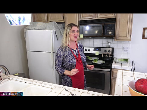 ❤️ Stepmom mulgere eum in culina ante diem suum ☑  ad nos la.filmepornonline.ru