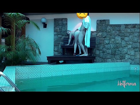 ❤️ Bulla ancillam ad piscinam invitat, sed fervido resistere non potuit ☑  ad nos la.filmepornonline.ru